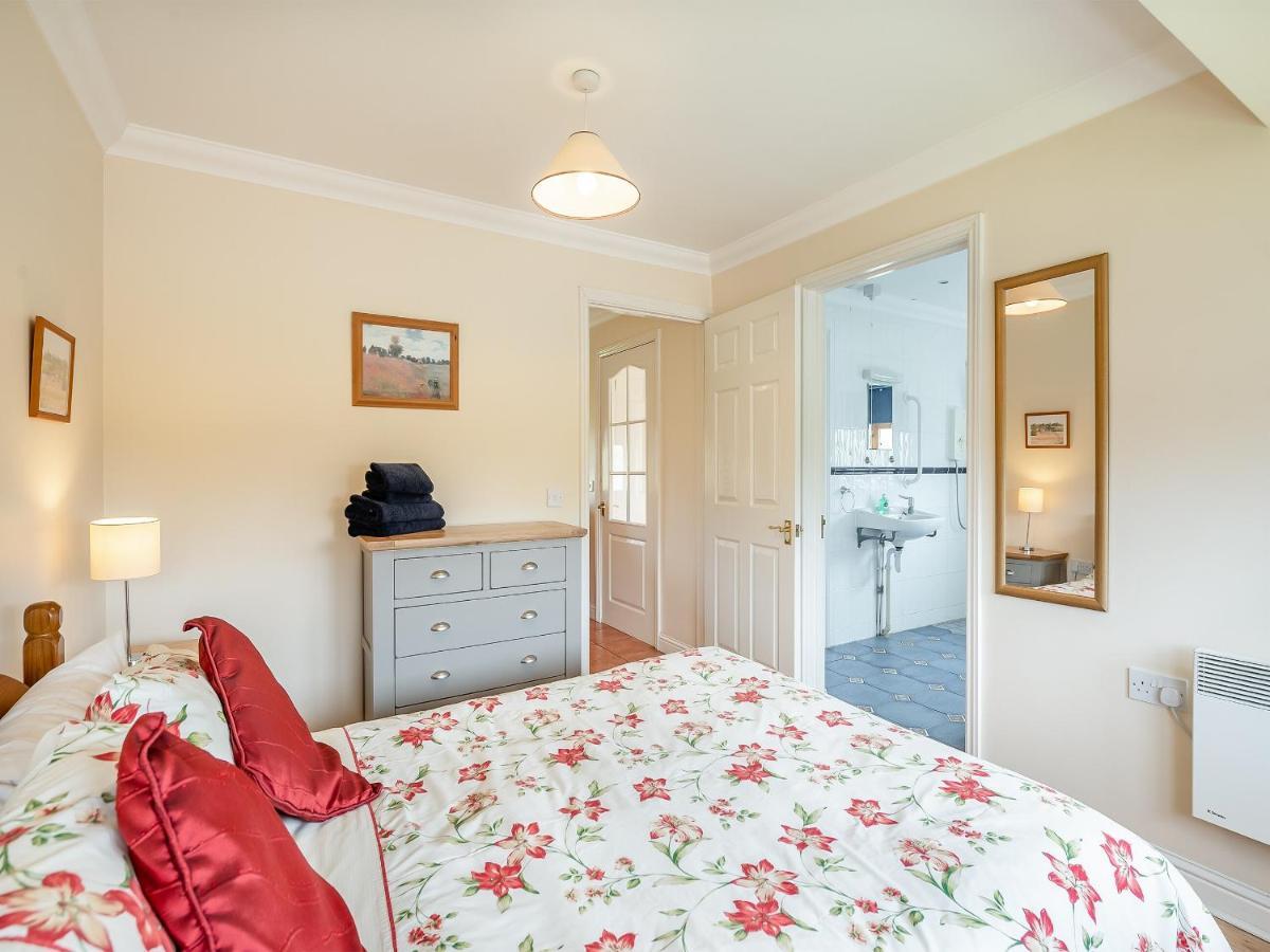 Orchard Cottage Saint Osyth Экстерьер фото